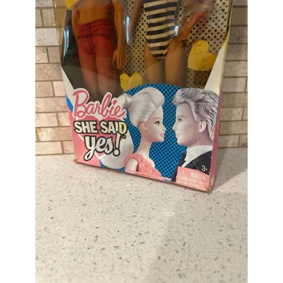 2010 50th Anniversary Doll Set Barbie and Ken, "She Said Yes" Together Again - Picture 4 of 4